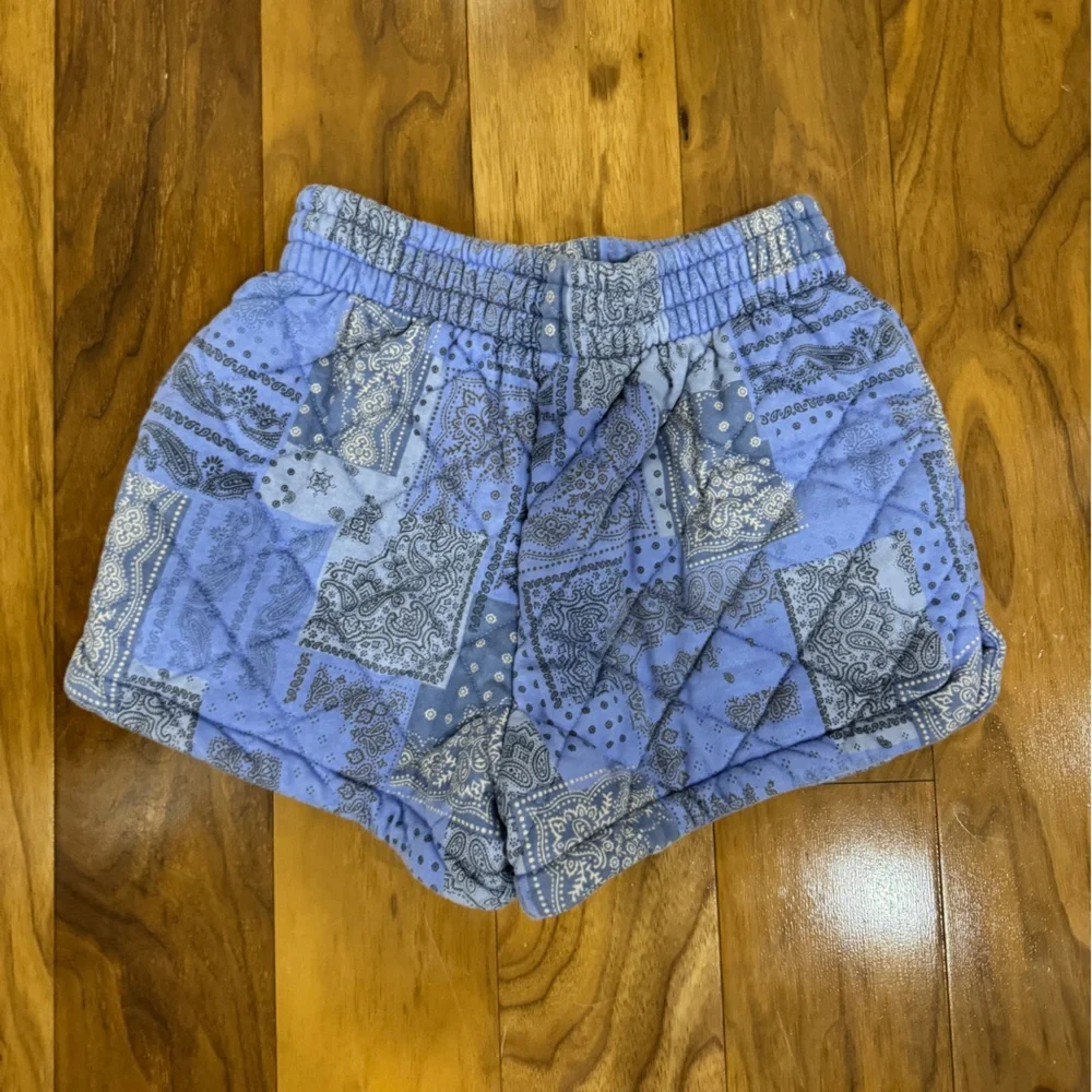 Forever 21 Quilted Jacket & Shorts Set - Picture 4 of 10